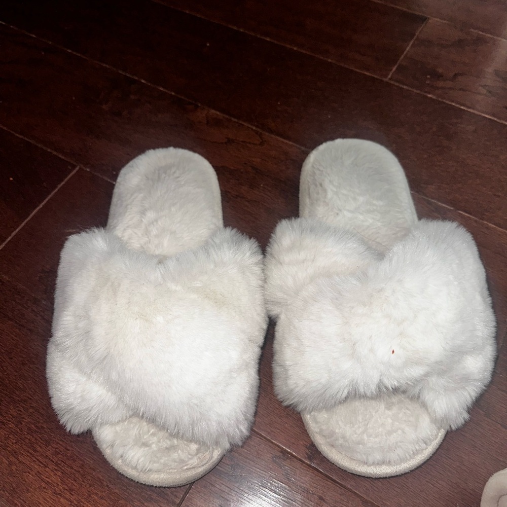 SHEIN White Plush Slippers